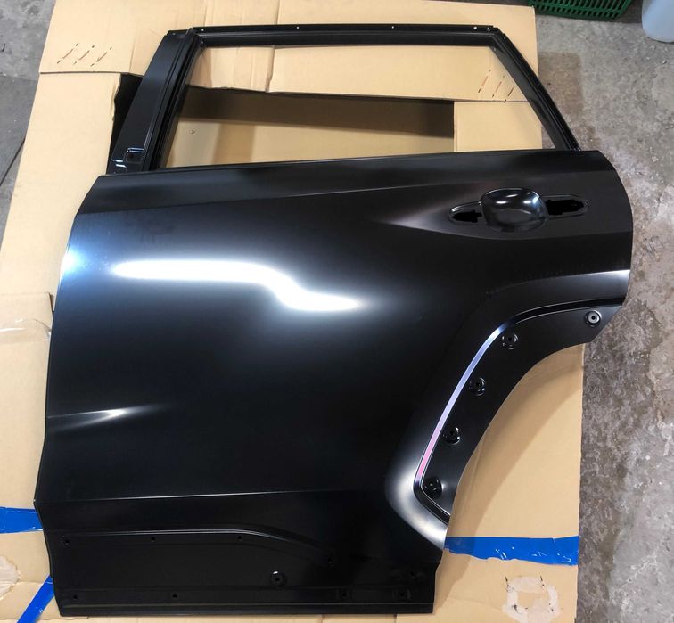 Двері задні Toyota RAV 4 18-