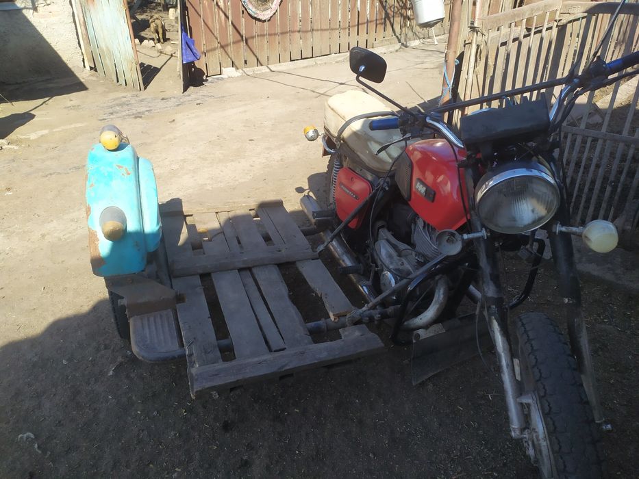 Продам Иж планета 4.