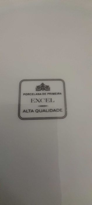 Prato antigo em bom estado. Marca EXCEL