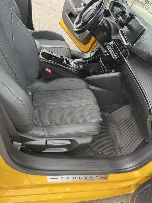Peugeot 208 GT -45200!!!