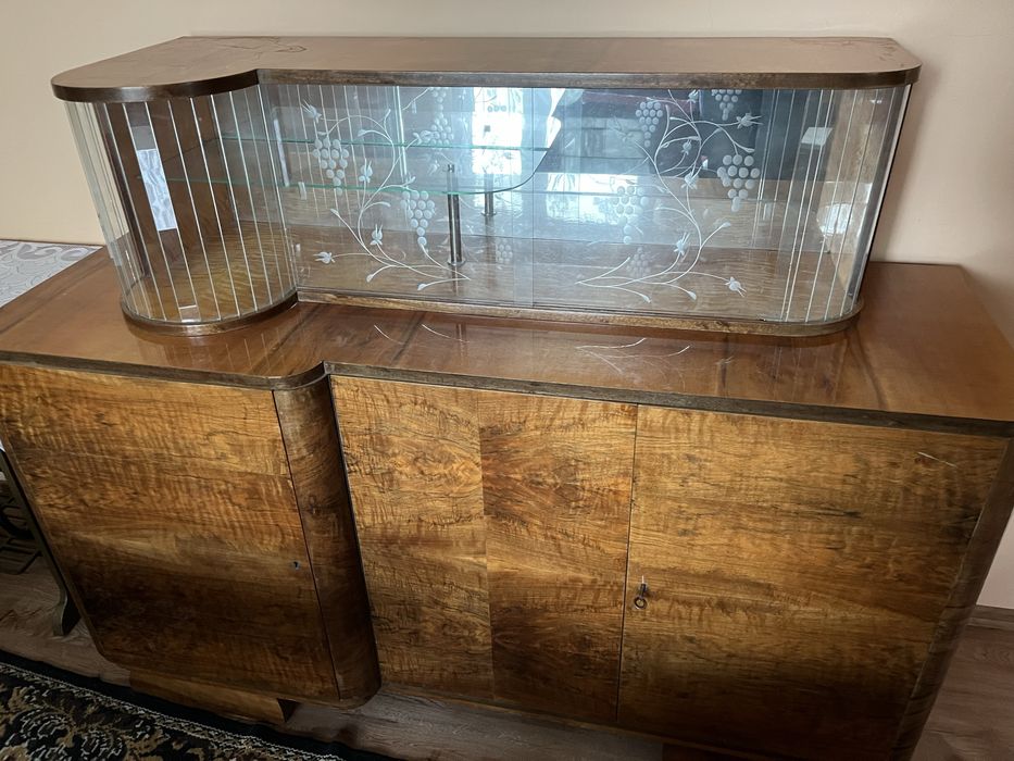 Dprzedam komodę z witryną