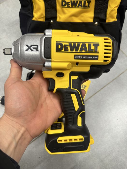 Потужний безщітковий гайковерт Dewalt DCF900 20v 1/2. 1900Нм. USA