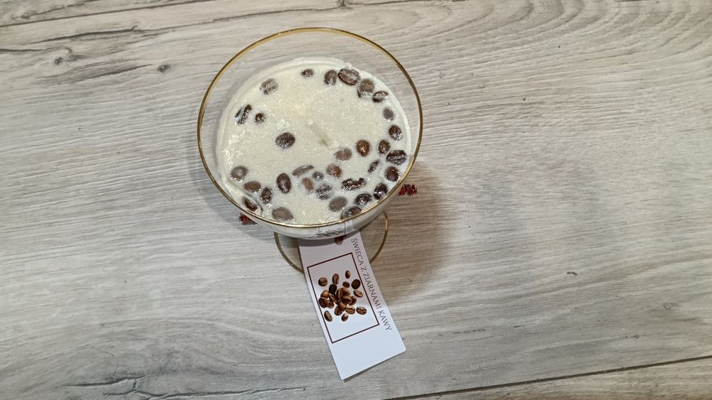 Świece w kieliszkach