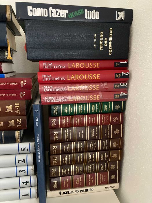 Livros e enciclopédias