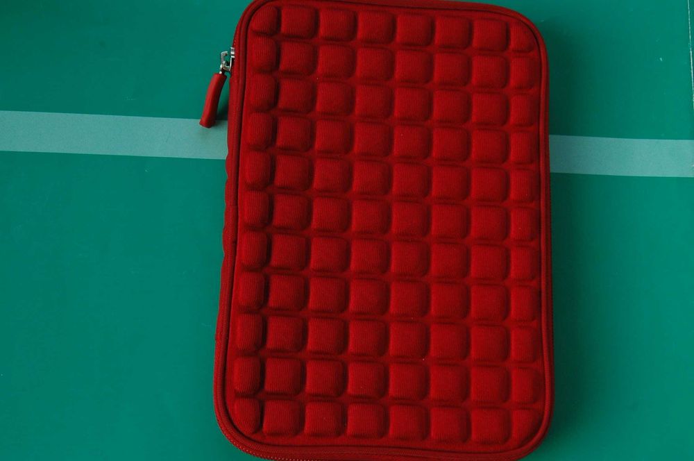 futerał ochronny na tablet 7" idealnie zabezpiecza w transporcie