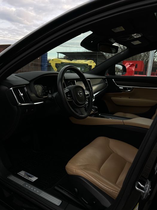 Volvo V90 Cross country