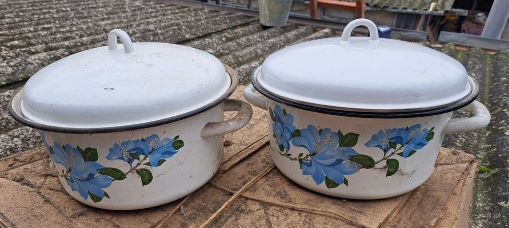 Кастрюлі емальовані. Всі різні . Нові.