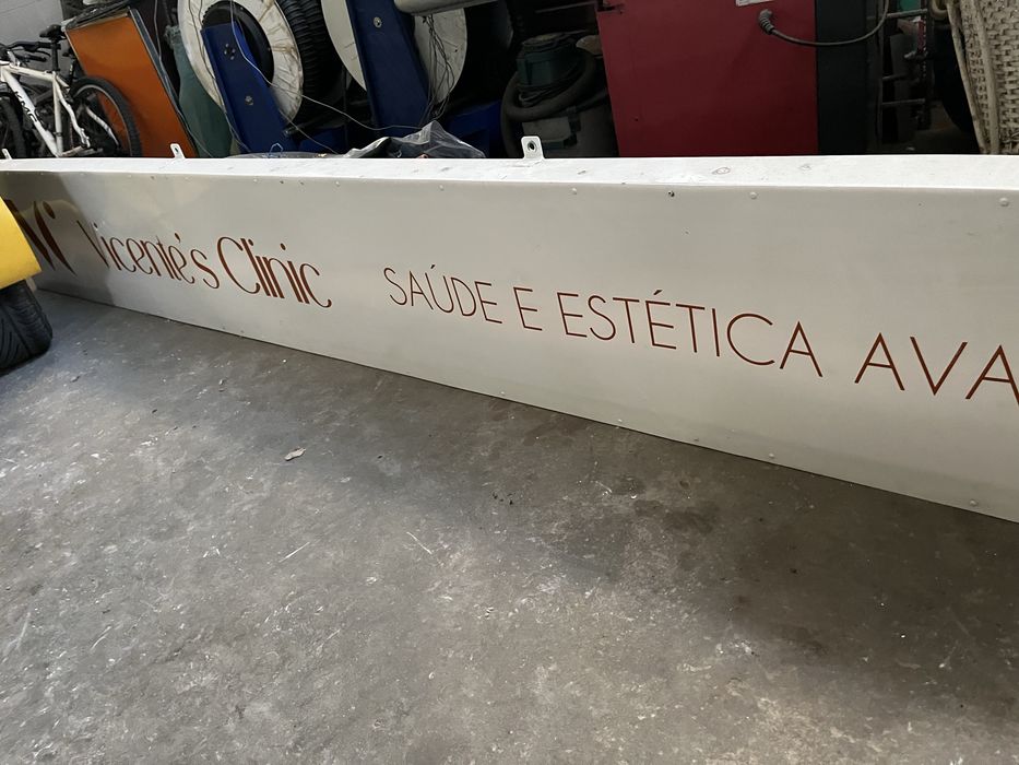 Reclame luminoso galvanizado(4meteos  x 50cm) Expessura 11cm