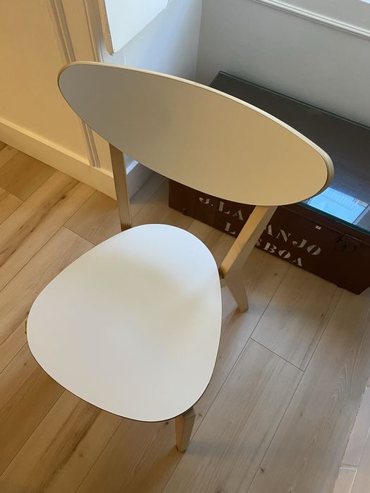 Duas cadeiras IKEA NORDMYRA