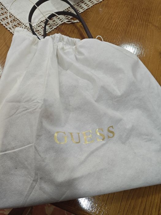Guess Victoria Logo Shopper (castanho multi) nova