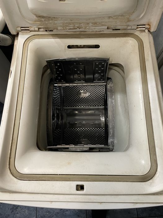 Машинка стиральная вертикальная Whirlpool на запчасти