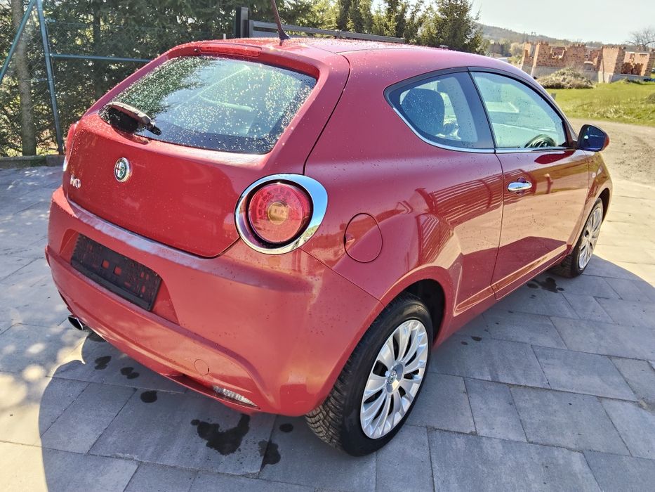 Alfa Romeo mito.         .