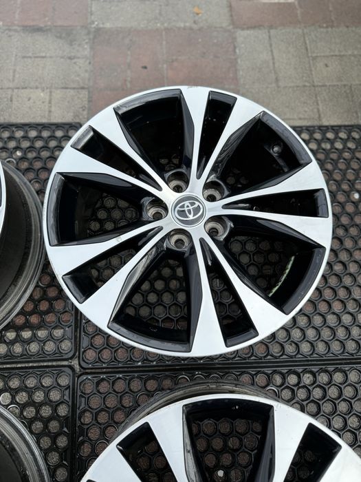 диски оригінал Toyota camry 70 avalon rav4 lexus is es gs 5 114,3 r18