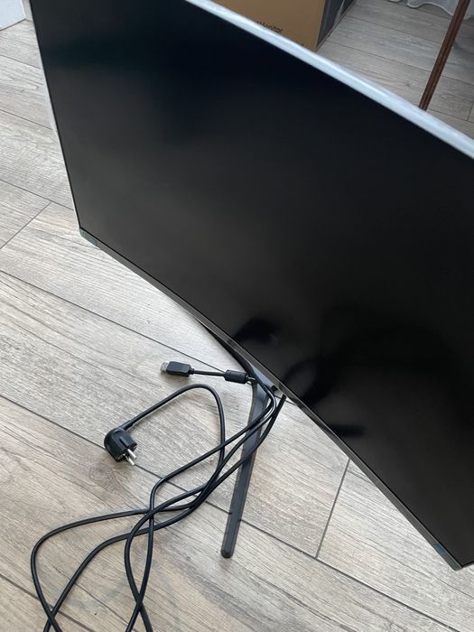 Монітор Samsung C27H800F