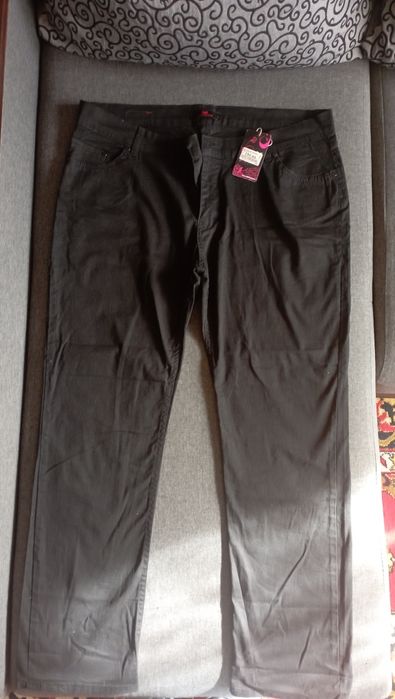 Женские джинсы и кофта кардиган