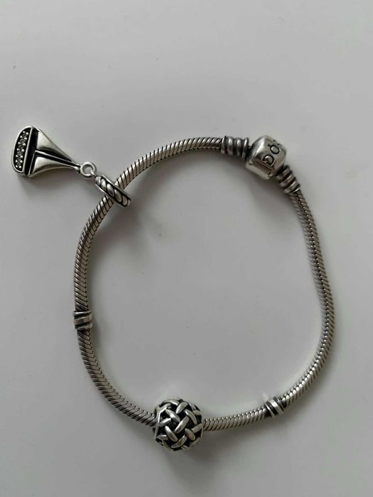Pulseira Pandora original prata 925 com 2 charms + caixa.