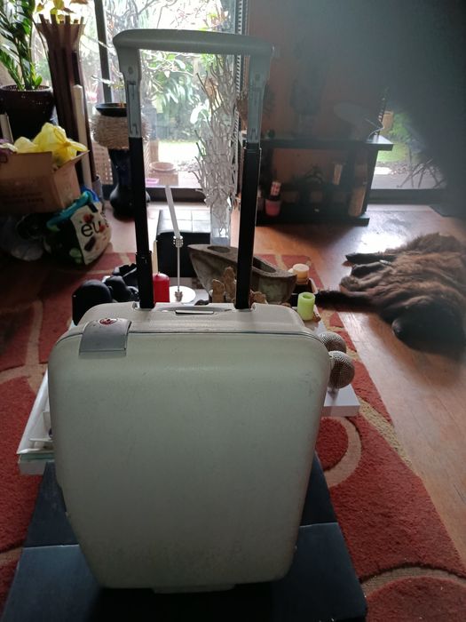 Mala trolley em excelente estado