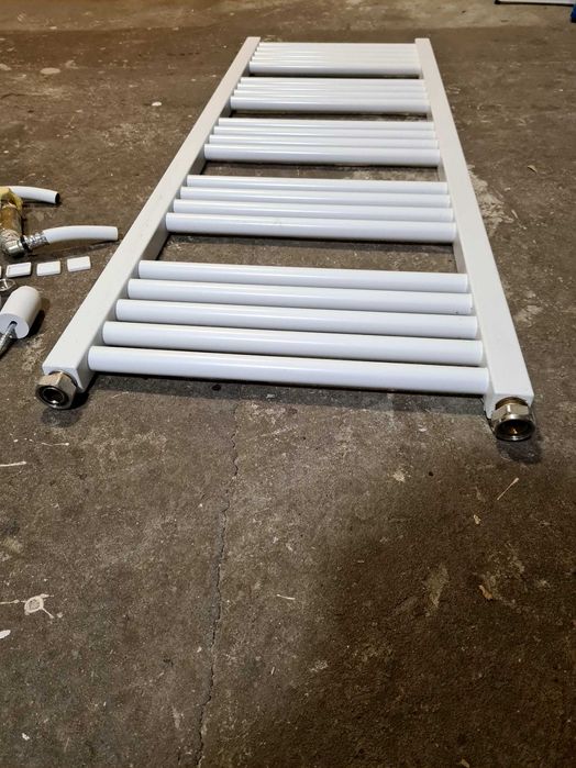 Grzejnik FIDO 1133/400 RAL 9016 SX