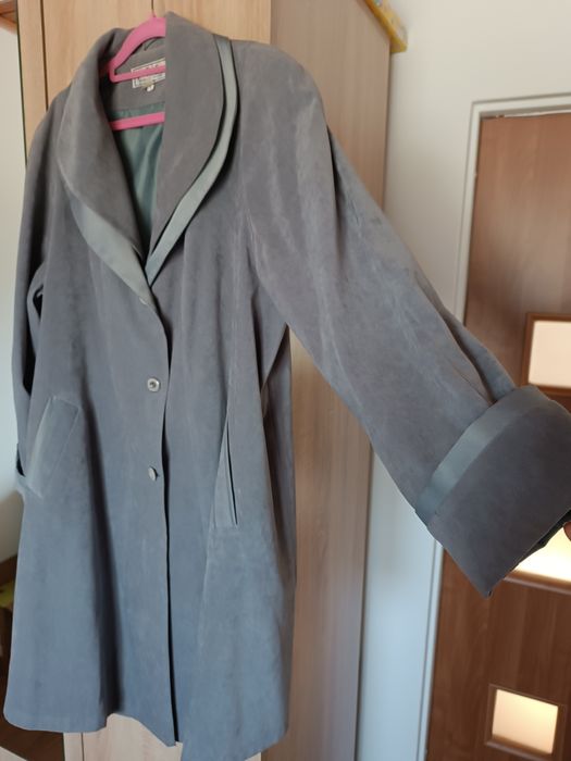 Siwy płaszczyk wiosenno-jesienny..