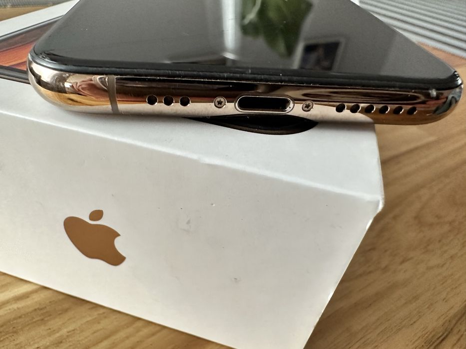 iPhone XS 64 GB uszkodzony