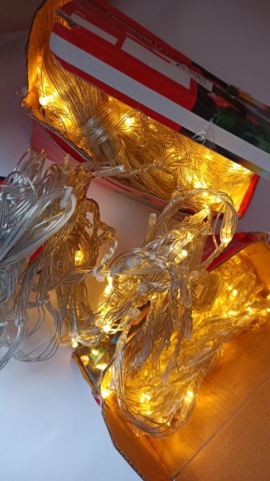 Новорічні прикраси, герлянди