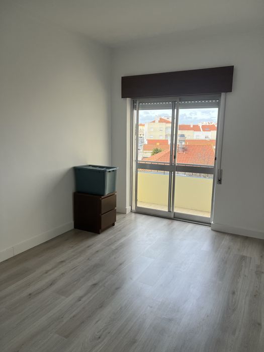 Quarto para arrendar/alugar