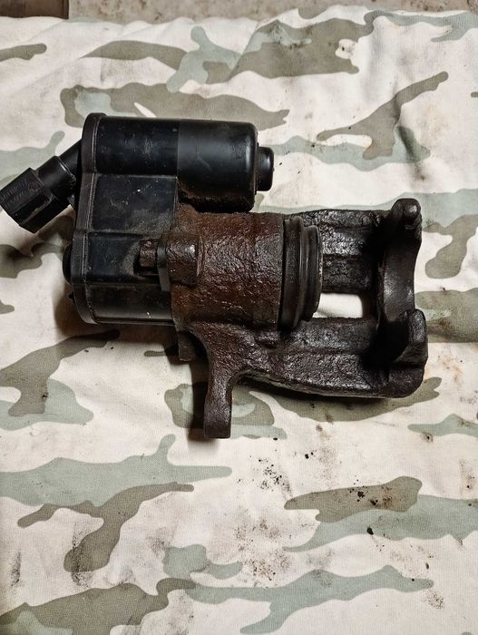 Zacisk hamulcowy Lewy Tył Audi A6 C6