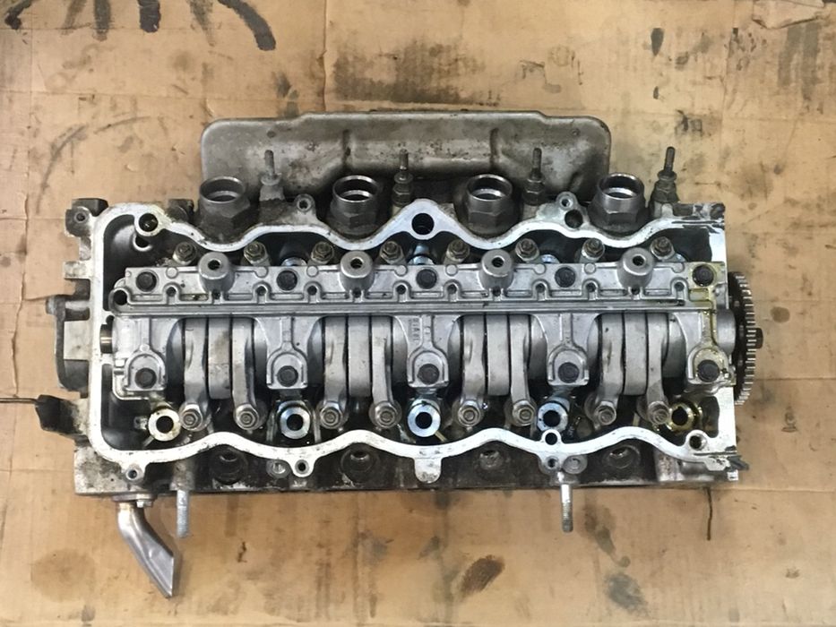 Honda ACCORD 8  2.0 I R20A3 Оси Коромысел и клапана на