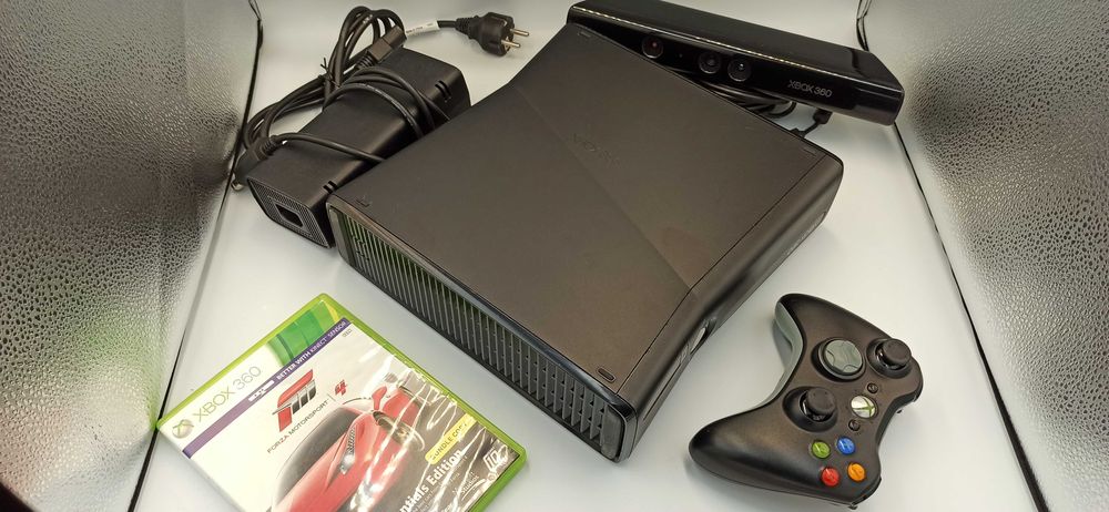 Xbox 360 konsola - pad - zasilacz - kinect - Forza Motorsport 4