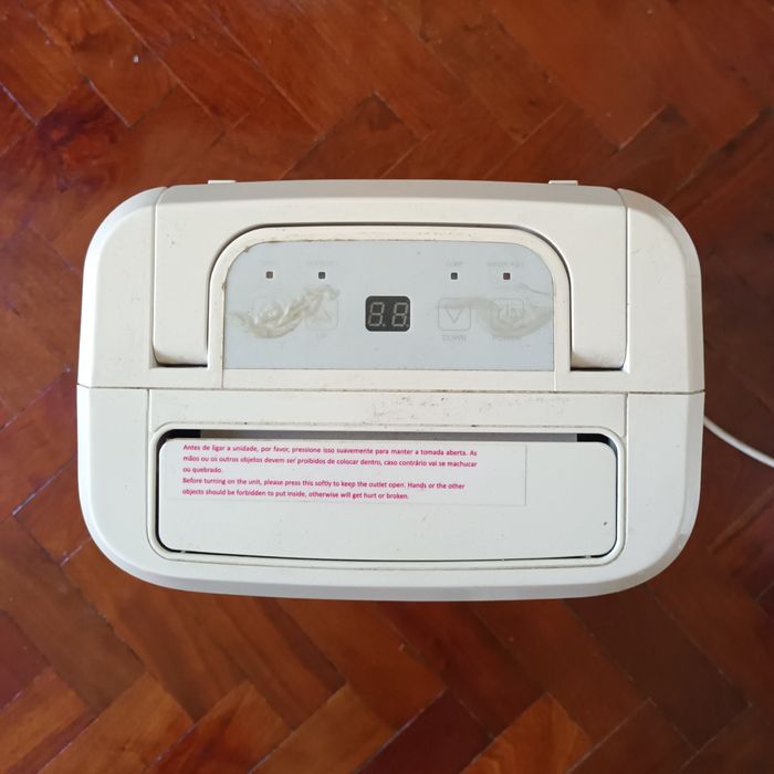 Desumidificador 10L Equation