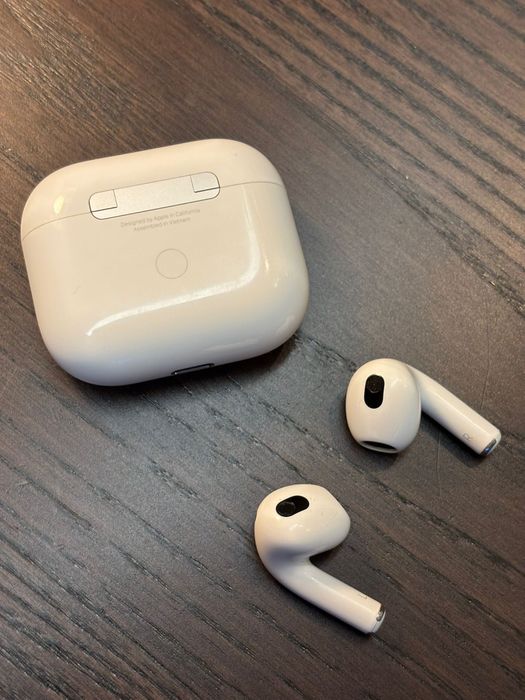 Apple AirPods 3 em excelente estado