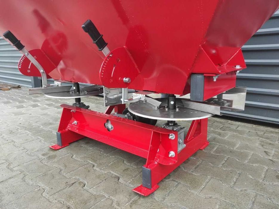 OD RĘKI - Rozsiewacz Nawozu Dwutalerzowy STRUMYK TYTAN Nowy 400–1600 L