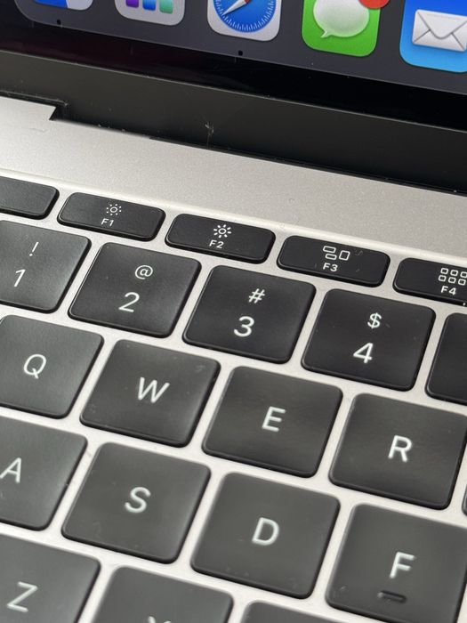 Macbook Pro 2017 // 256gb - 8gb ram / Usado 13’’