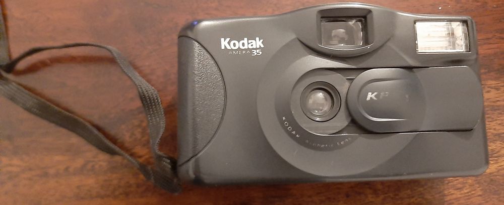 Máquina fotografica kodac KB18 de 35 mm anos 90