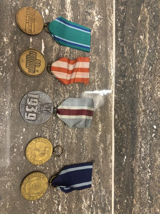 Sprzedam odznaczenia wojskowe.