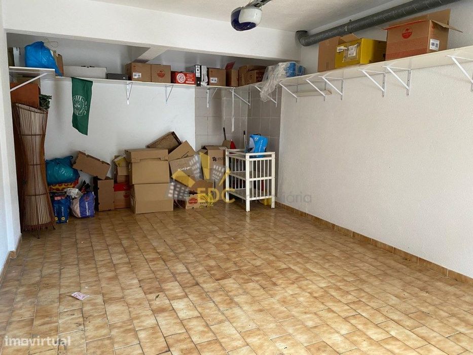 Garagem BOX com acesso direto à rua | Lopas- Agualva | Marque já a ...