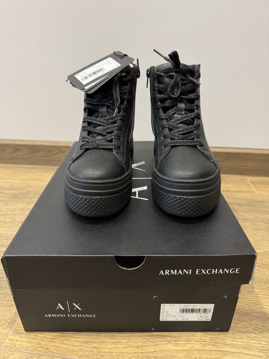Оригінальні жіночі черевики Armani Exchange