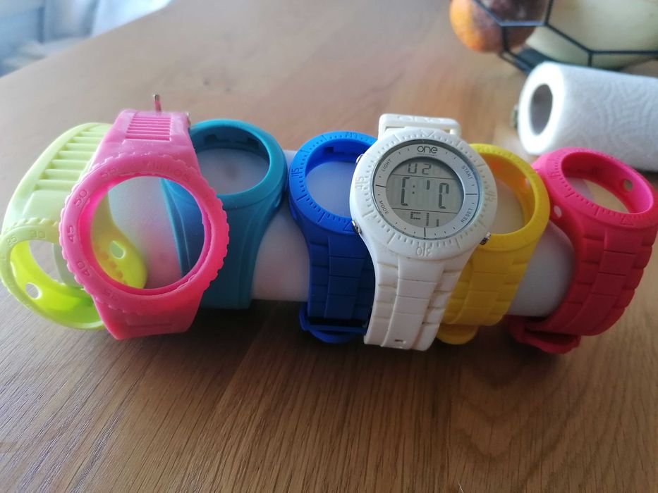 Relógio One com 7 braceletes