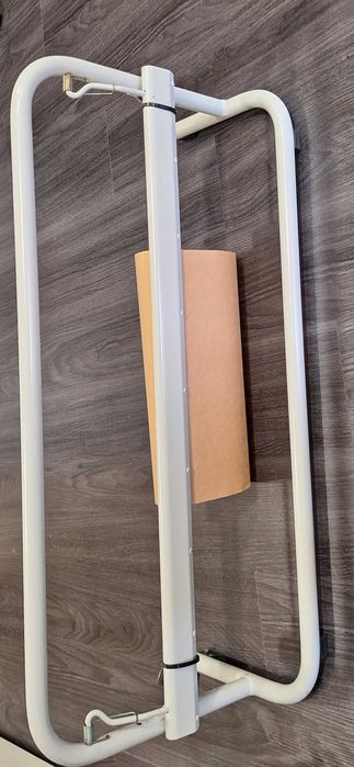Suporte para rolos de papel de embrulho