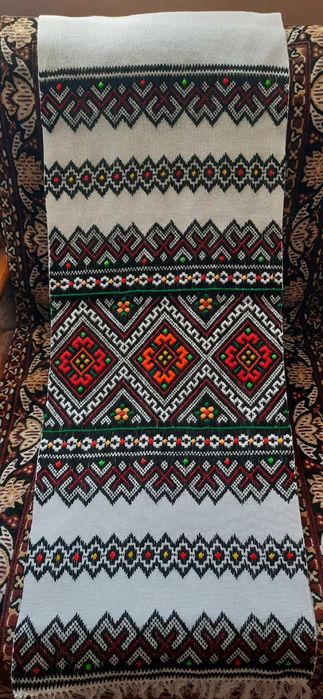 Рушники вишиті низинкою