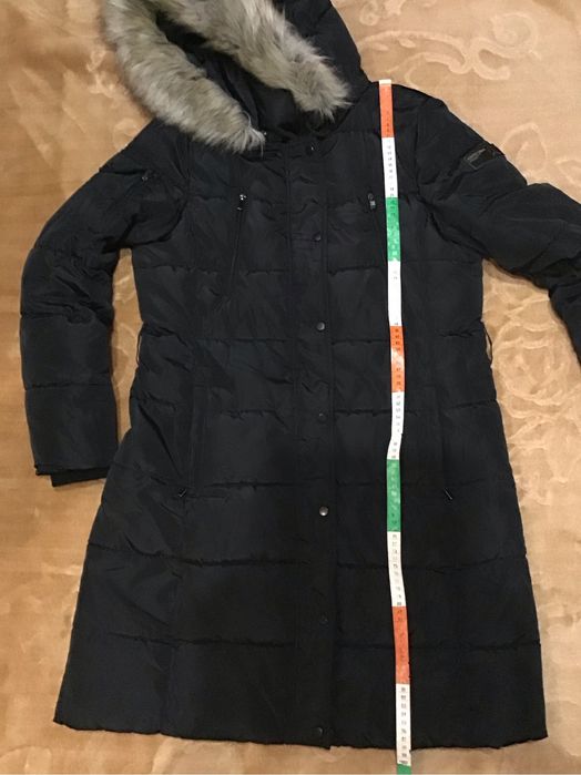 Cieply płaszcz pikowany z kapturem Amisu