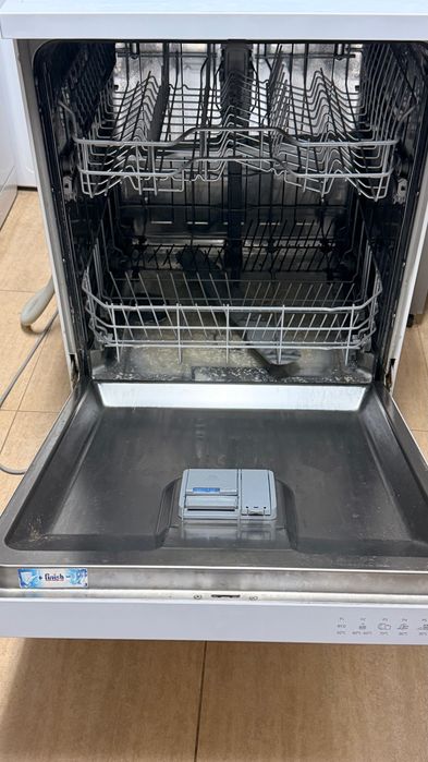 Máquina lavar loiça Beko avariada