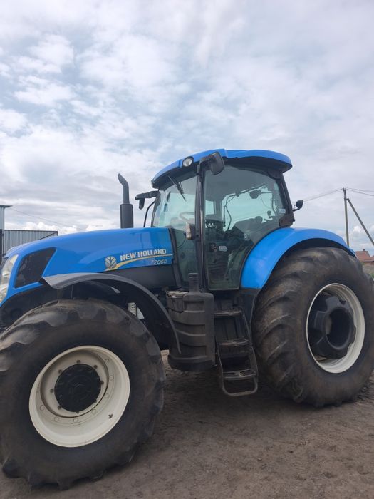 New Holland T7060