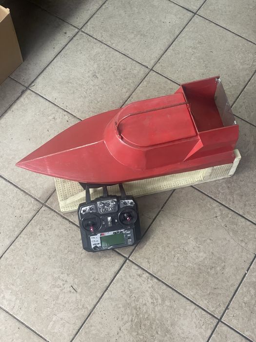 Кораблик для рибалки