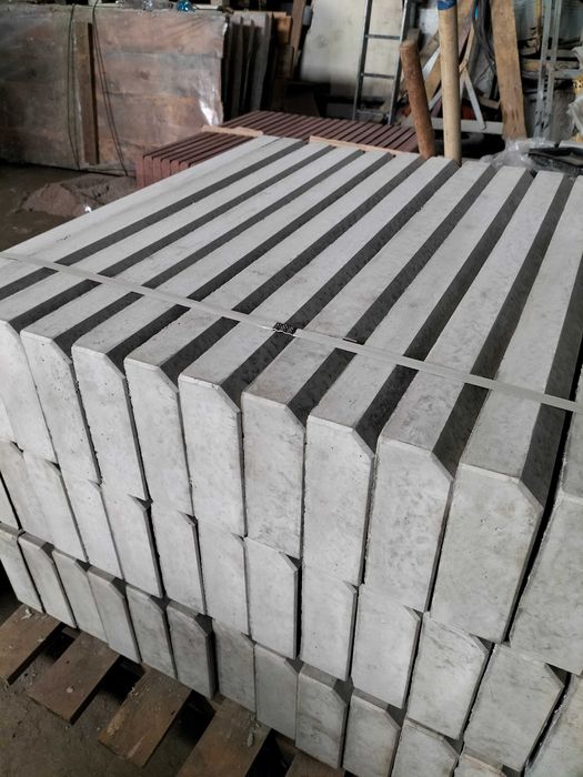 Стовп з/б.L=2,4м- 240грн.  Столешниця бетонна.