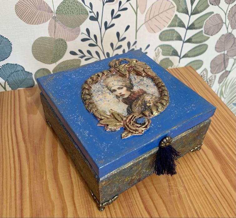 Szkatulka/pudełko decoupaqe