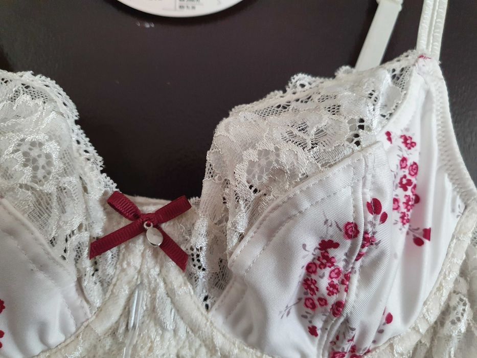 F&F biustonosz rozmiar 75A nowy z metkami