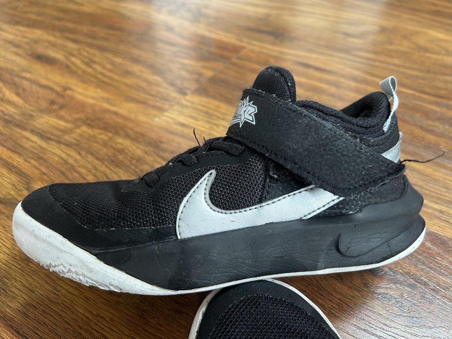 Buty sportowe NIKE 32