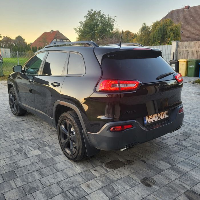 Jeep Cherokee  3.2 benzyna 272 KM