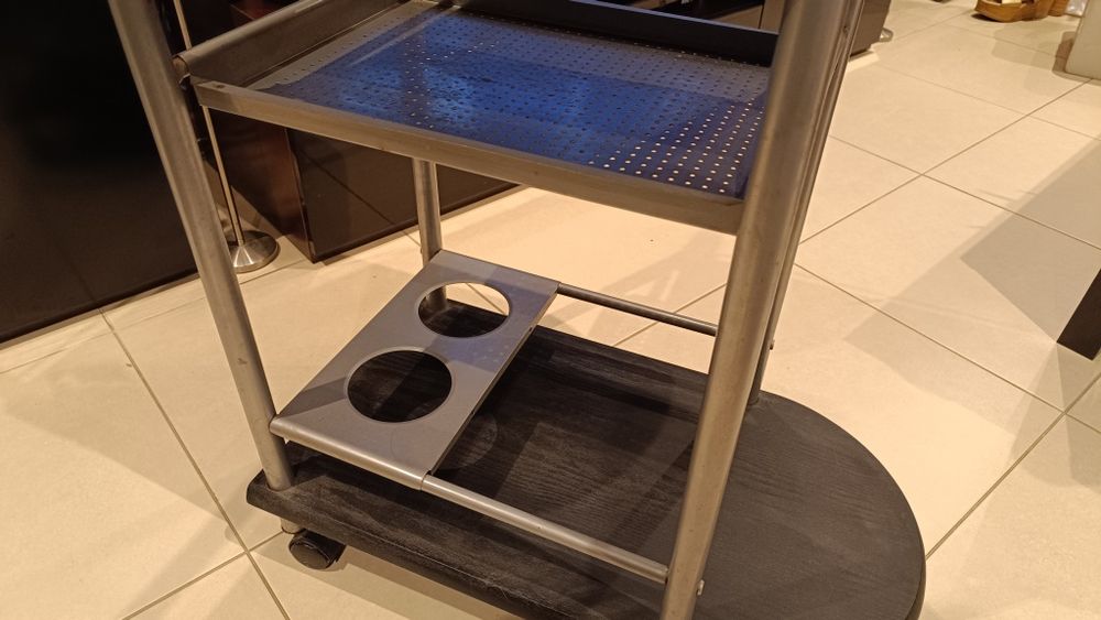 Carro chá com rodas